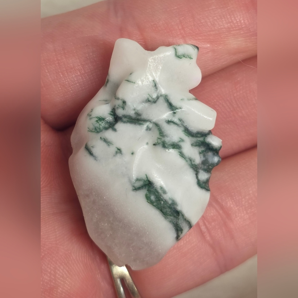 Druzy Moss Agate Anatomically Correct Heart Carving – Unique Crystal Specimen